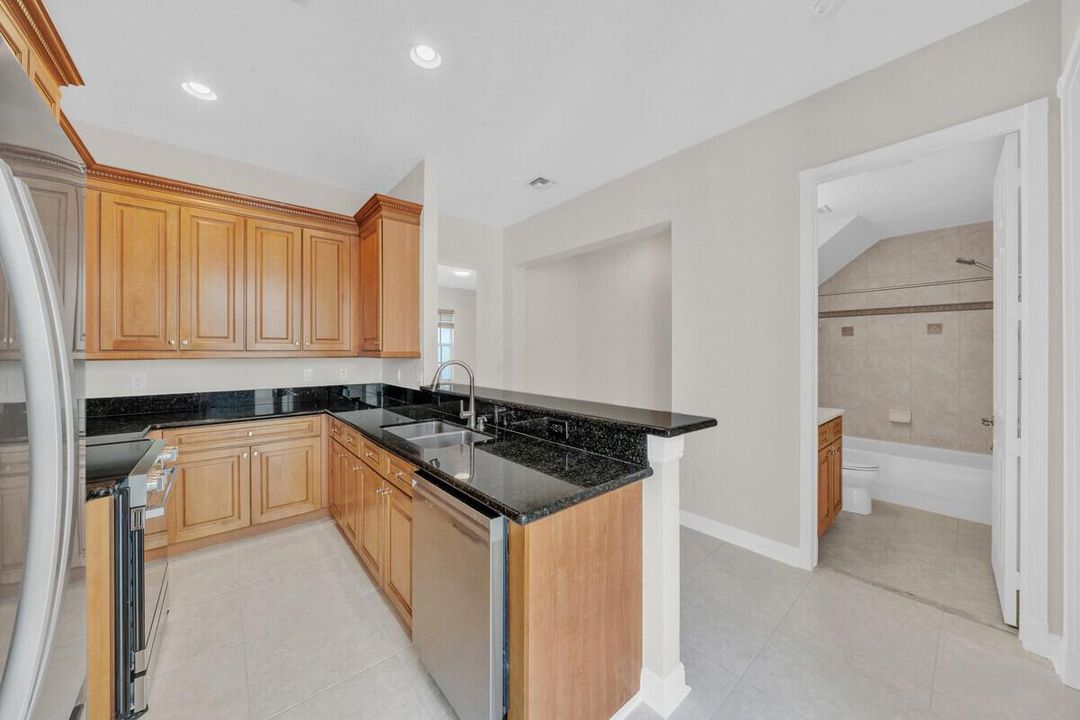 9 Kitchen (1)