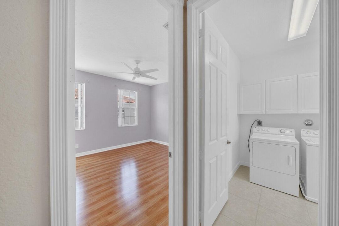 17 Laundry Room (1)