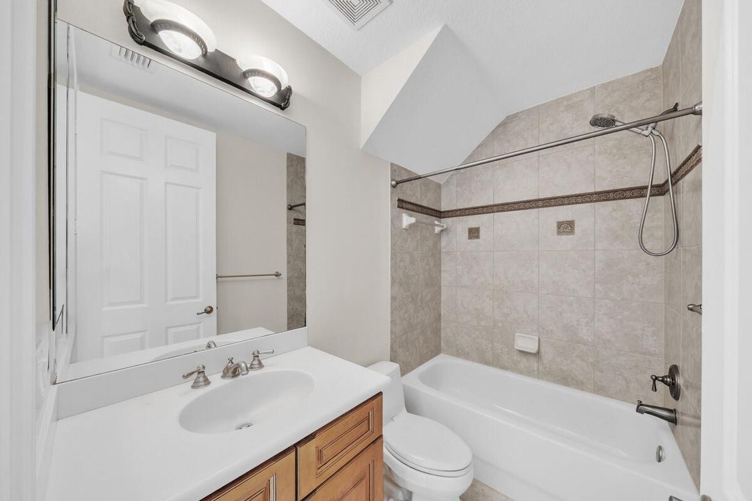 11 Guest Bathroom (1)