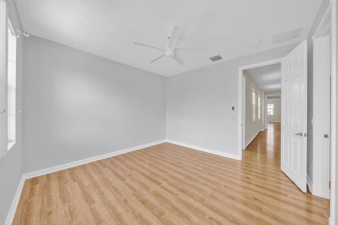 20 Guest Bedroom B