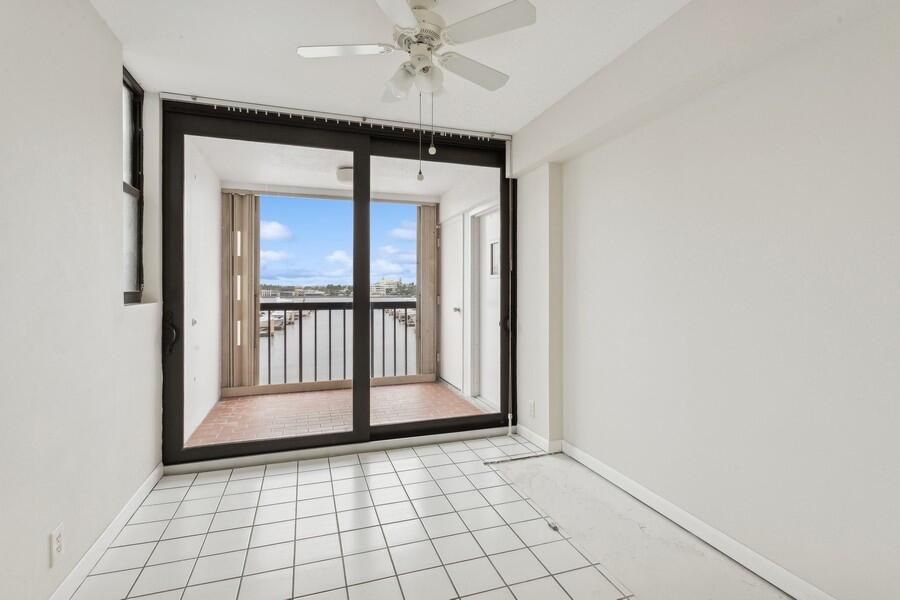 Breakfast Room and Balcony