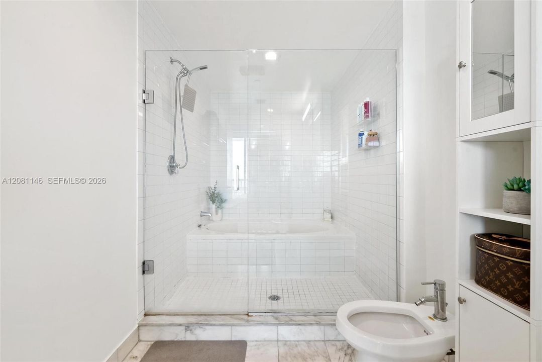 В аренду: $3,700 (1 спален, 1 ванн, 845 Квадратных фут)