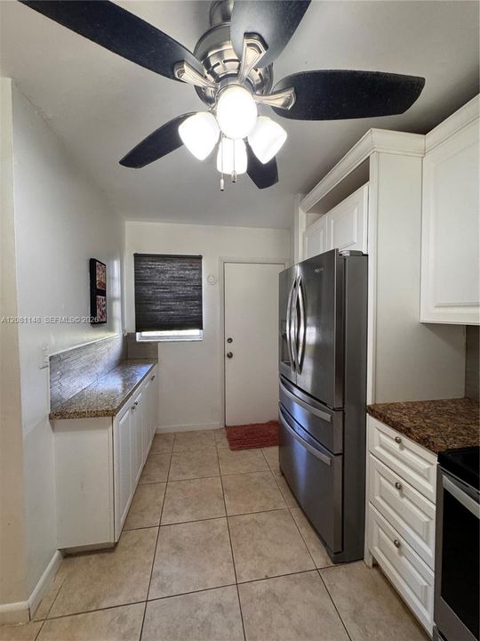 В аренду: $1,900 (2 спален, 1 ванн, 1036 Квадратных фут)