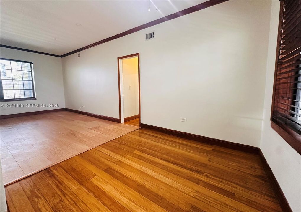For Rent: $3,850 (2 beds, 2 baths, 1100 Square Feet)