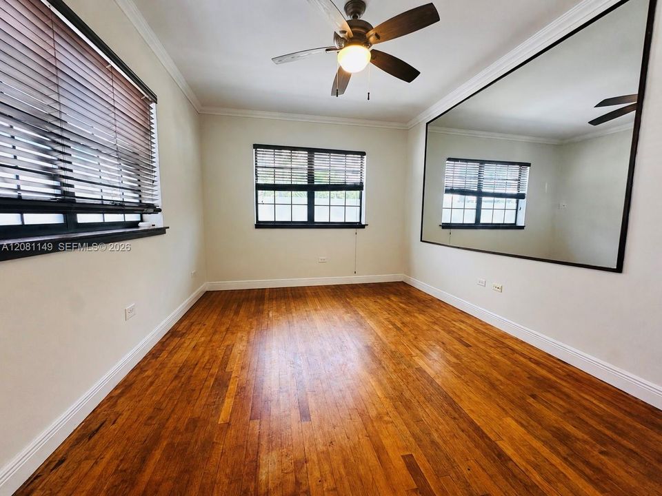 For Rent: $3,850 (2 beds, 2 baths, 1100 Square Feet)
