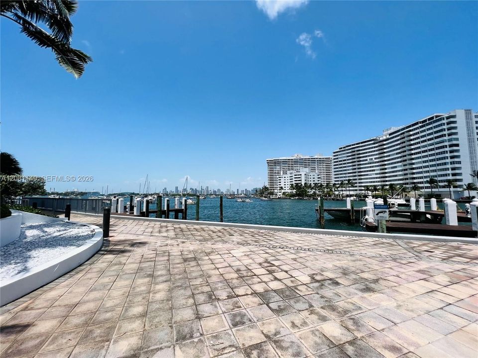 For Rent: $3,850 (2 beds, 2 baths, 1100 Square Feet)