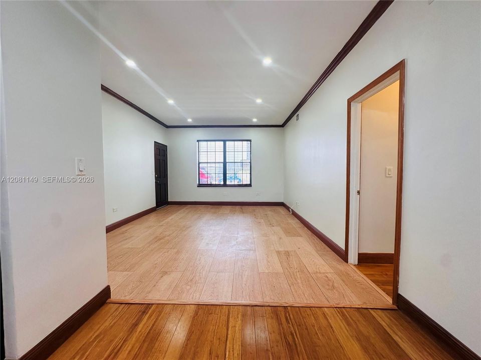 For Rent: $3,850 (2 beds, 2 baths, 1100 Square Feet)