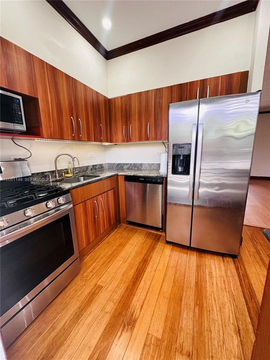 For Rent: $3,850 (2 beds, 2 baths, 1100 Square Feet)