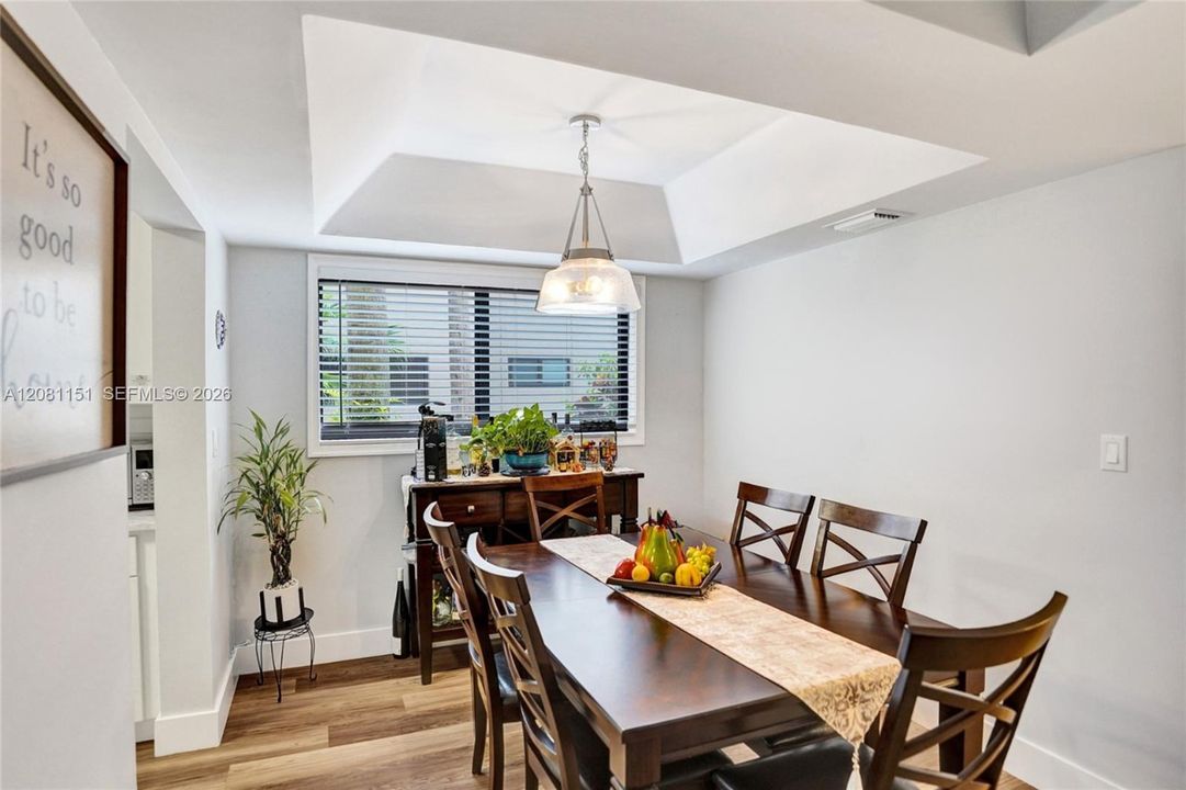 En Venta: $236,500 (2 camas, 2 baños, 1100 Pies cuadrados)