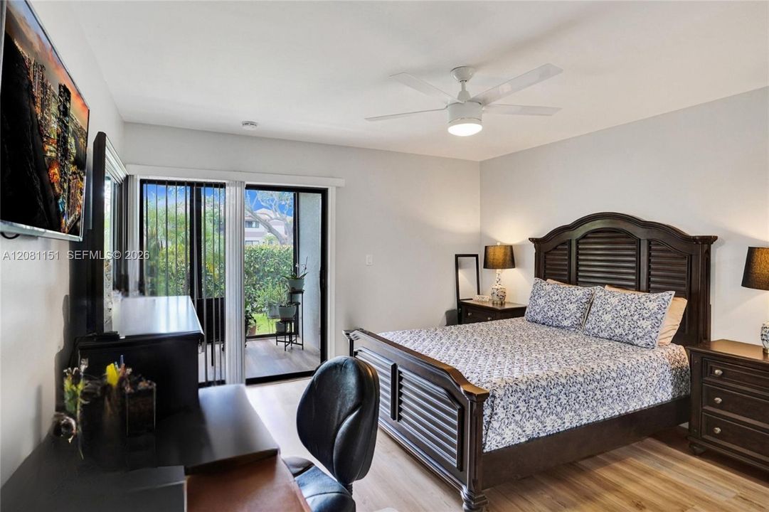 En Venta: $236,500 (2 camas, 2 baños, 1100 Pies cuadrados)