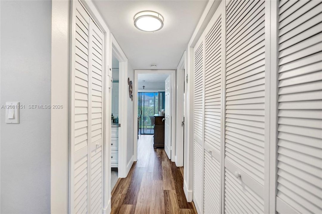 En Venta: $236,500 (2 camas, 2 baños, 1100 Pies cuadrados)