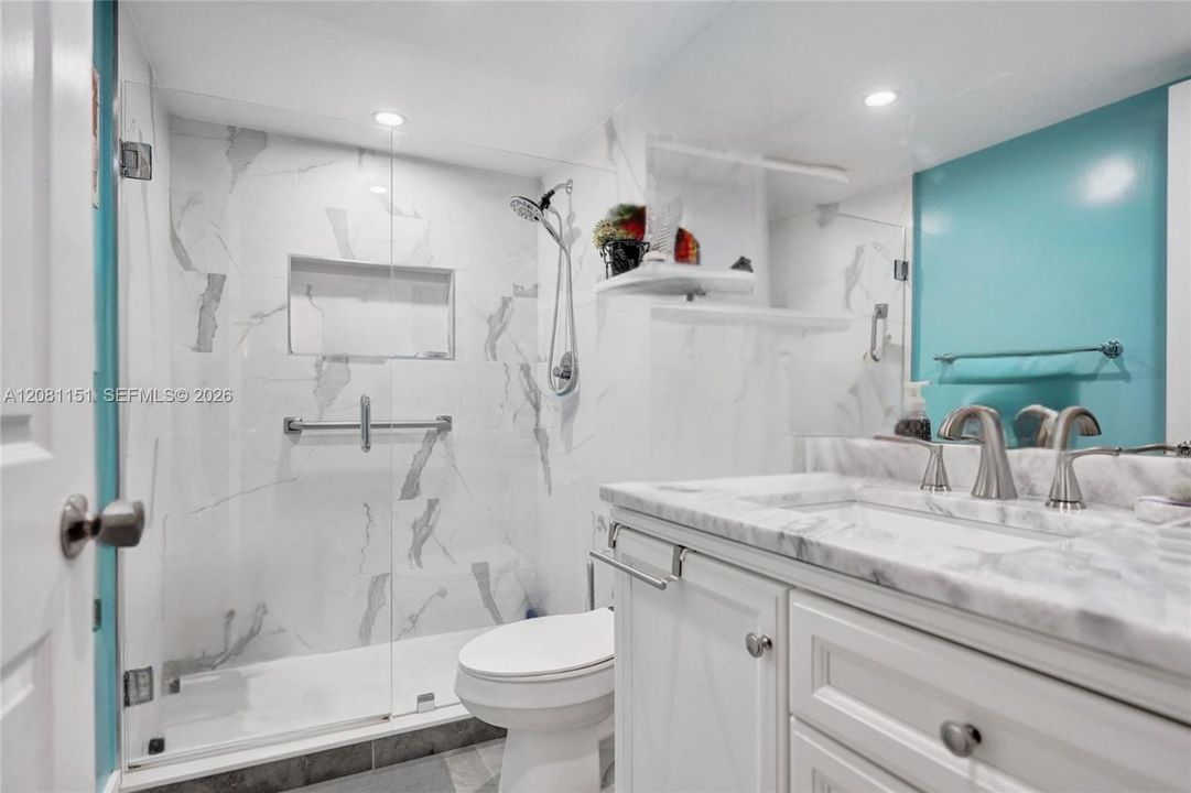 En Venta: $236,500 (2 camas, 2 baños, 1100 Pies cuadrados)