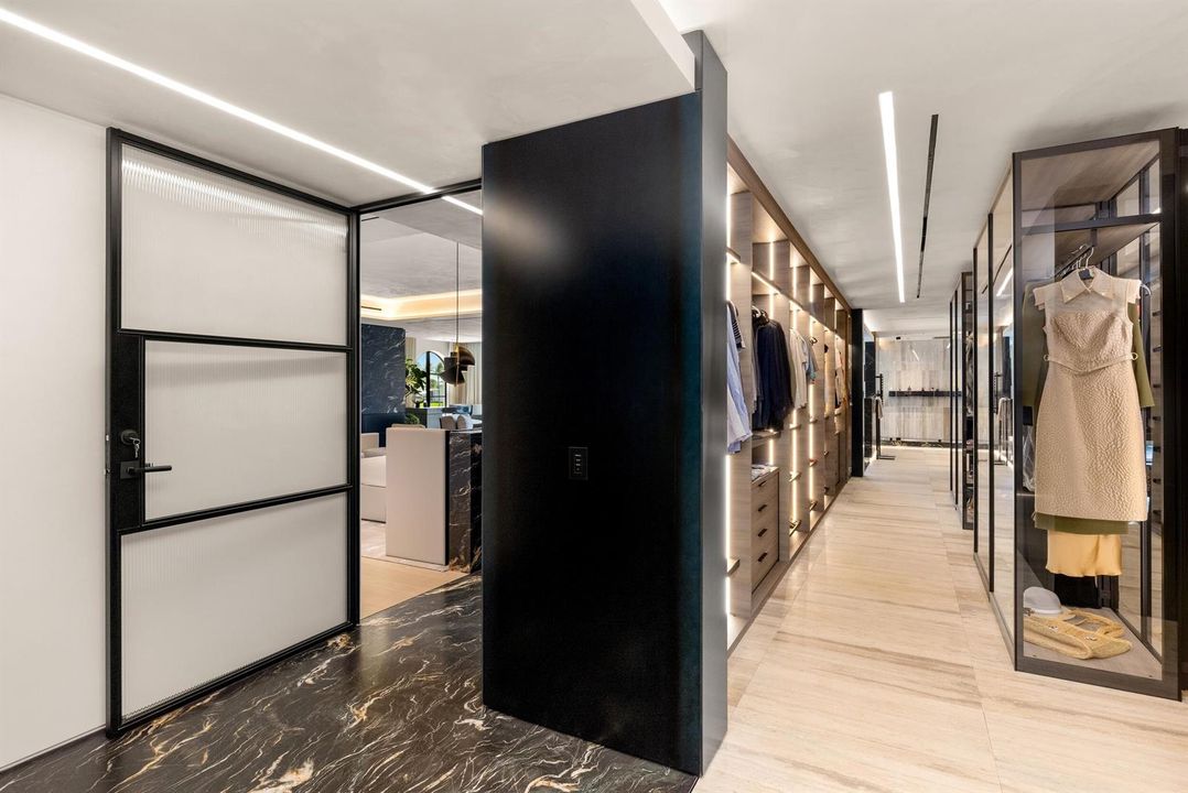Master Closet 2