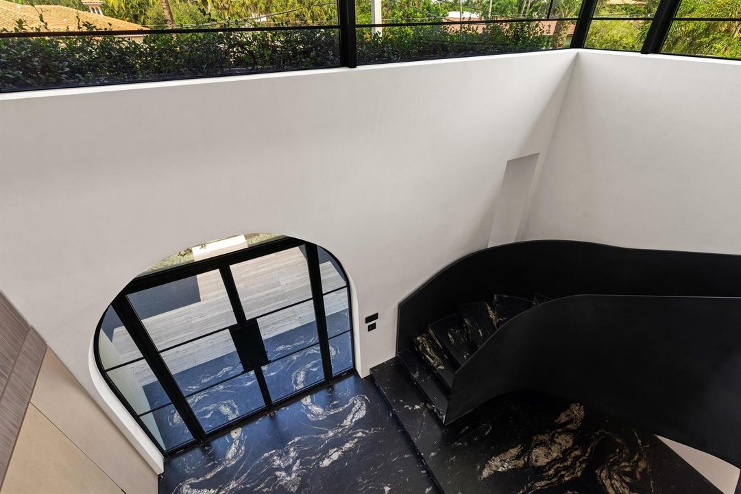 Foyer 8