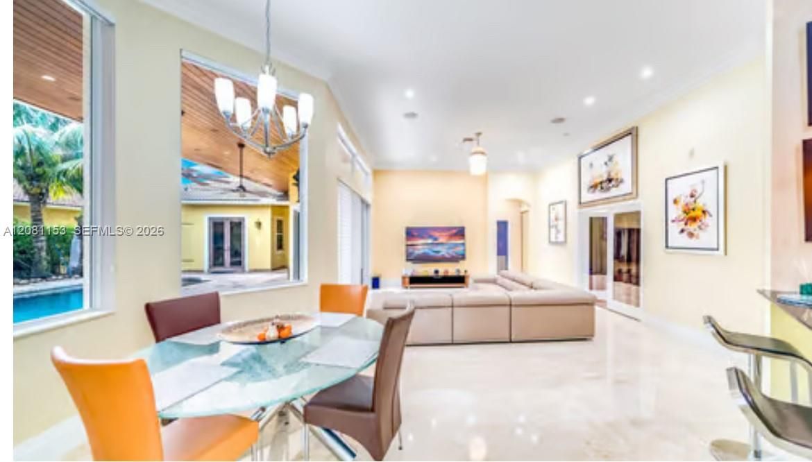 For Rent: $8,000 (5 beds, 4 baths, 3284 Square Feet)