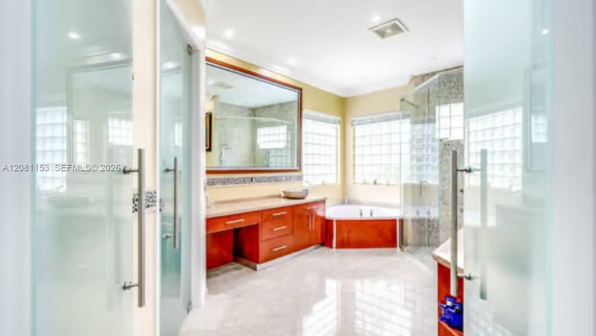 For Rent: $8,000 (5 beds, 4 baths, 3284 Square Feet)
