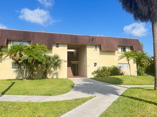 For Rent: $1,700 (1 beds, 1 baths, 707 Square Feet)