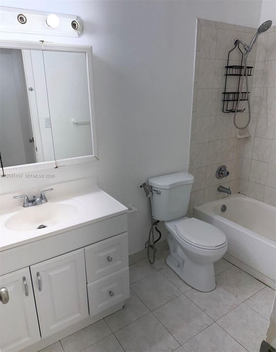 For Rent: $1,700 (1 beds, 1 baths, 707 Square Feet)