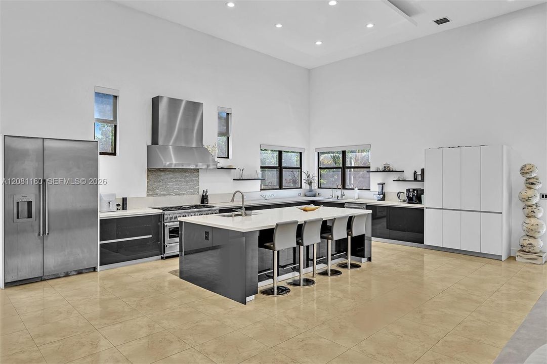 For Sale: $3,999,900 (4 beds, 3 baths, 4401 Square Feet)