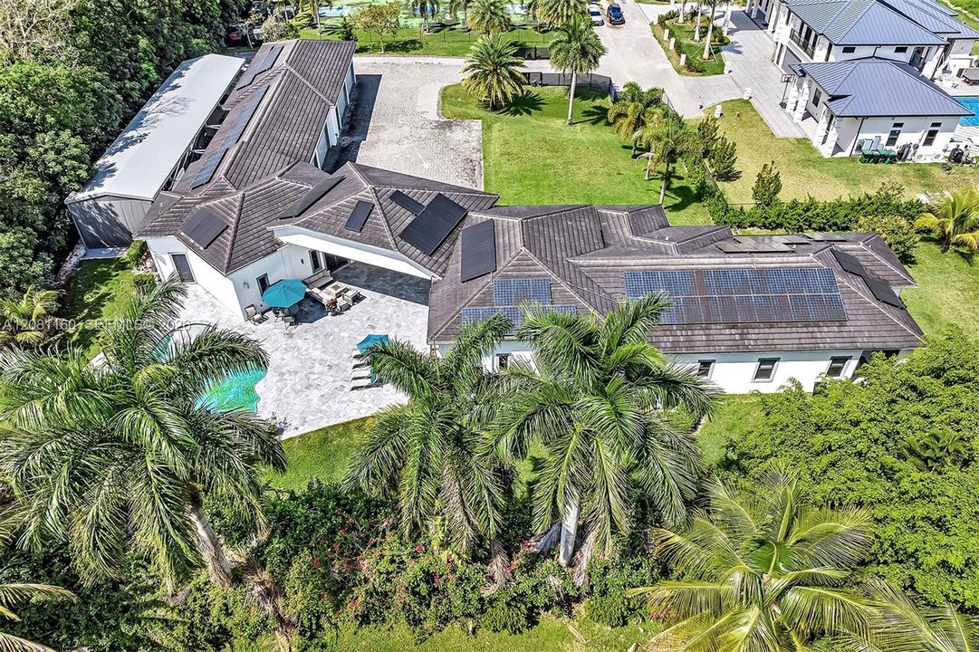 For Sale: $3,999,900 (4 beds, 3 baths, 4401 Square Feet)