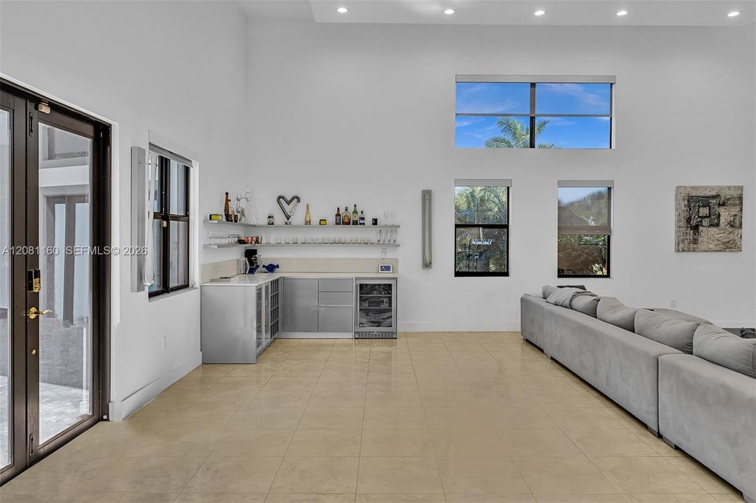 For Sale: $3,999,900 (4 beds, 3 baths, 4401 Square Feet)