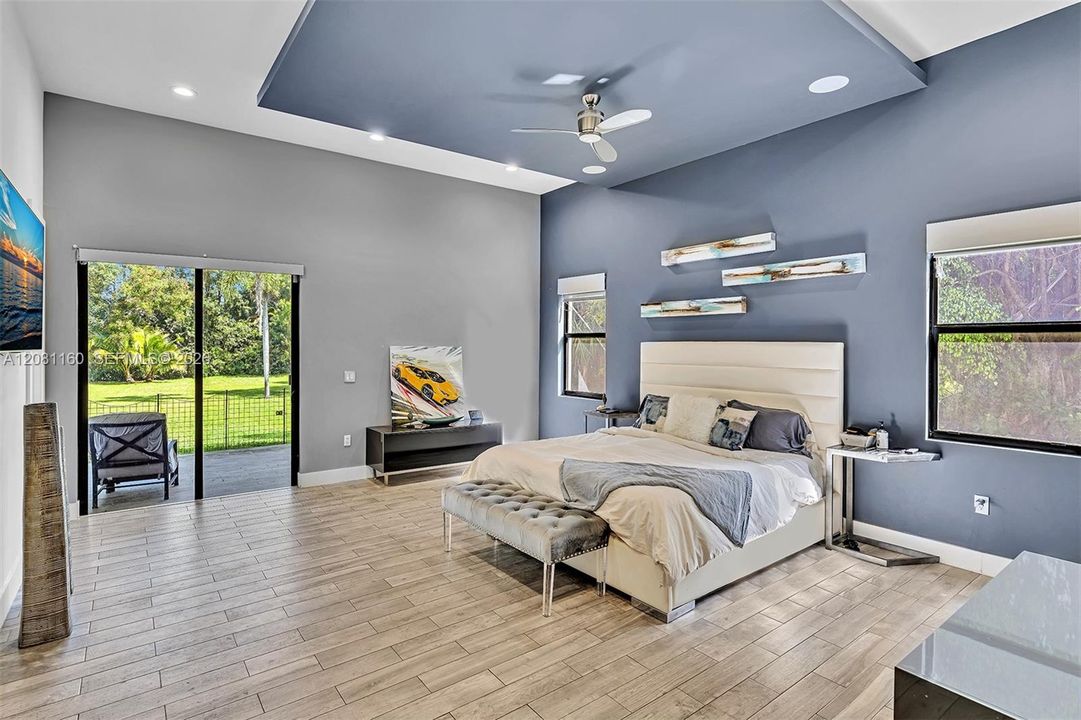For Sale: $3,999,900 (4 beds, 3 baths, 4401 Square Feet)