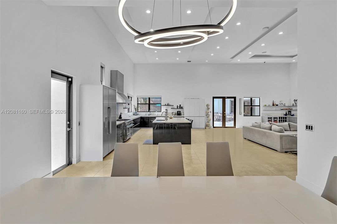 For Sale: $3,999,900 (4 beds, 3 baths, 4401 Square Feet)