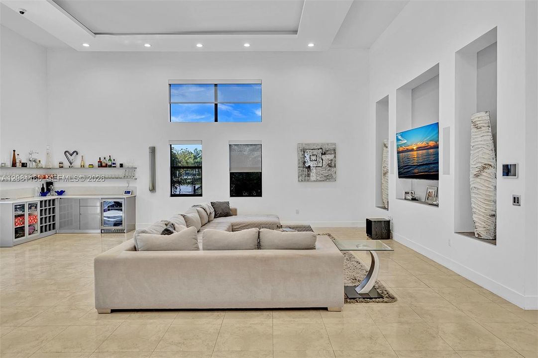 For Sale: $3,999,900 (4 beds, 3 baths, 4401 Square Feet)