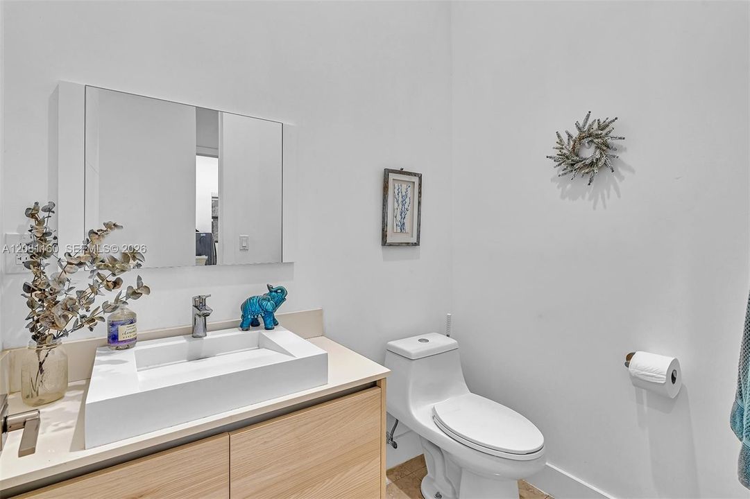 For Sale: $3,999,900 (4 beds, 3 baths, 4401 Square Feet)
