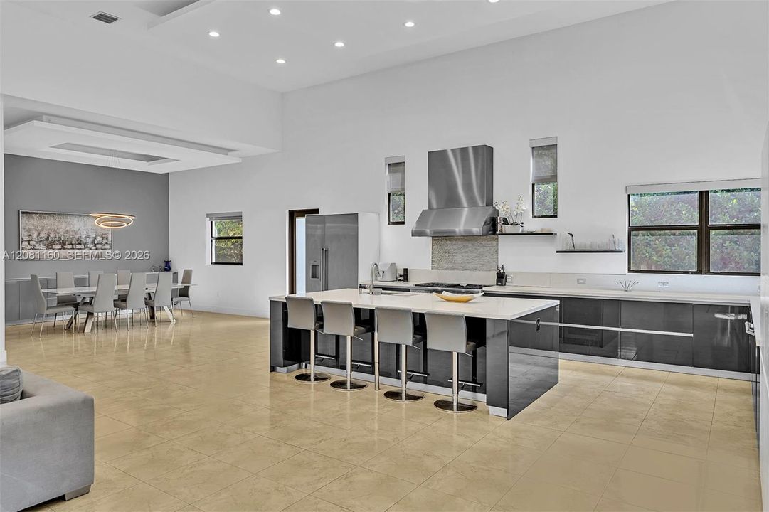 For Sale: $3,999,900 (4 beds, 3 baths, 4401 Square Feet)