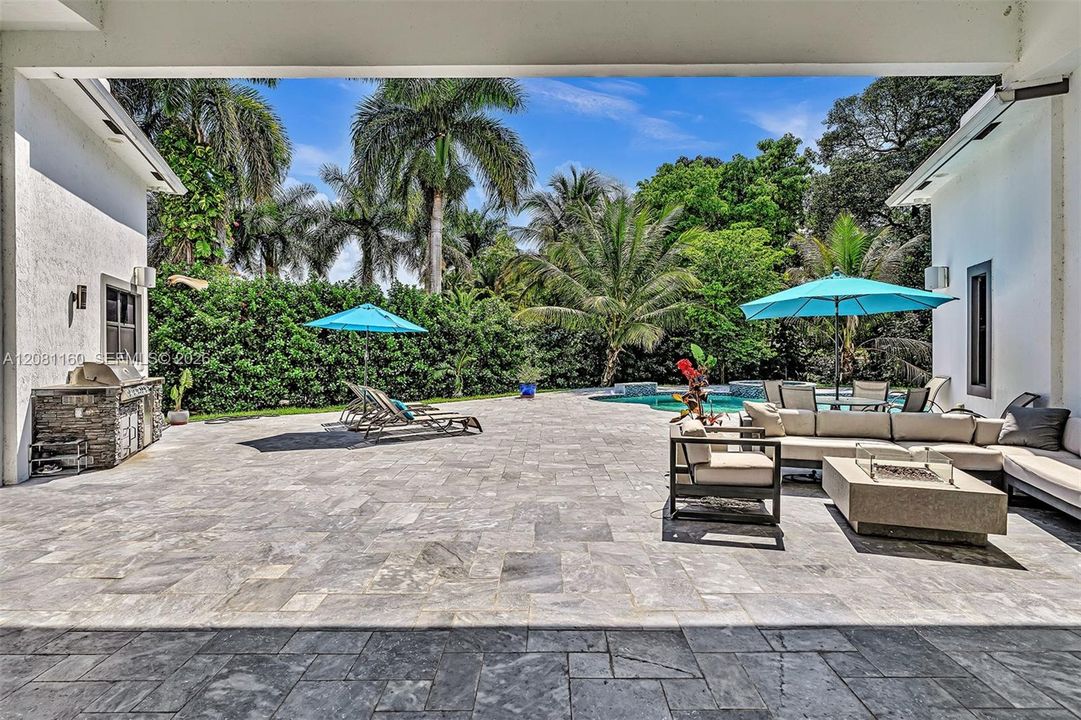 For Sale: $3,999,900 (4 beds, 3 baths, 4401 Square Feet)