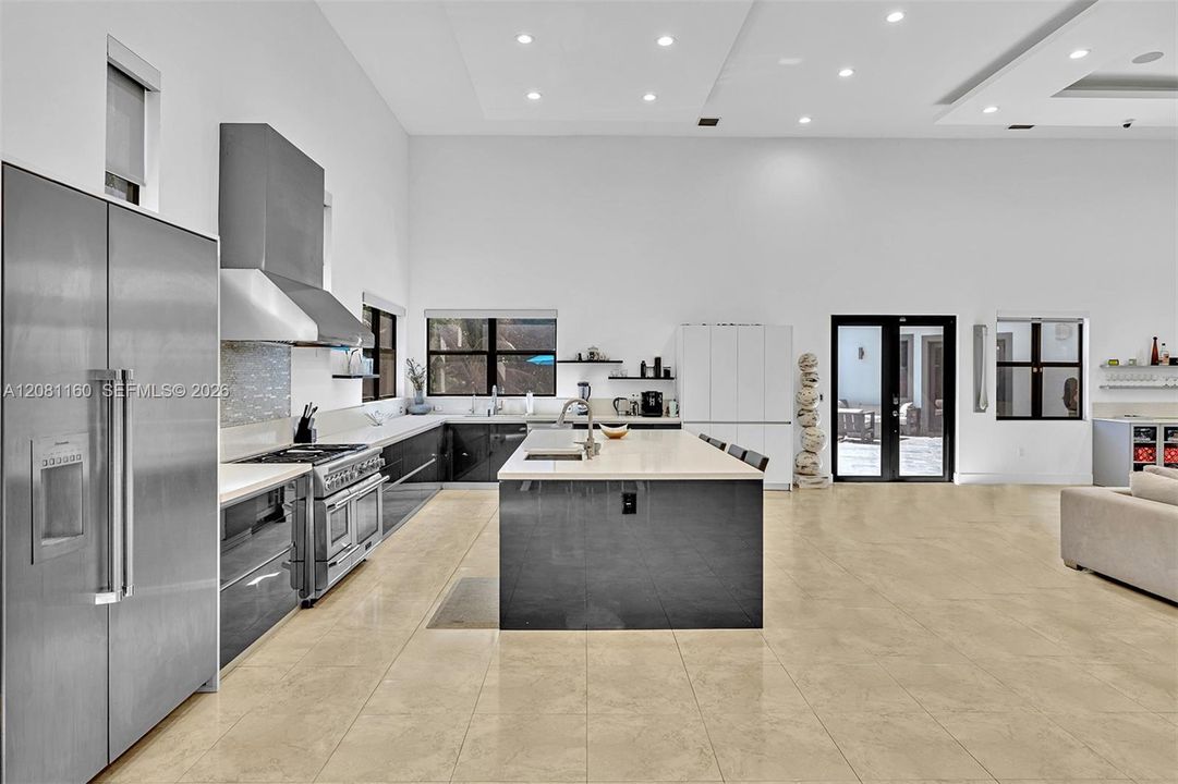For Sale: $3,999,900 (4 beds, 3 baths, 4401 Square Feet)