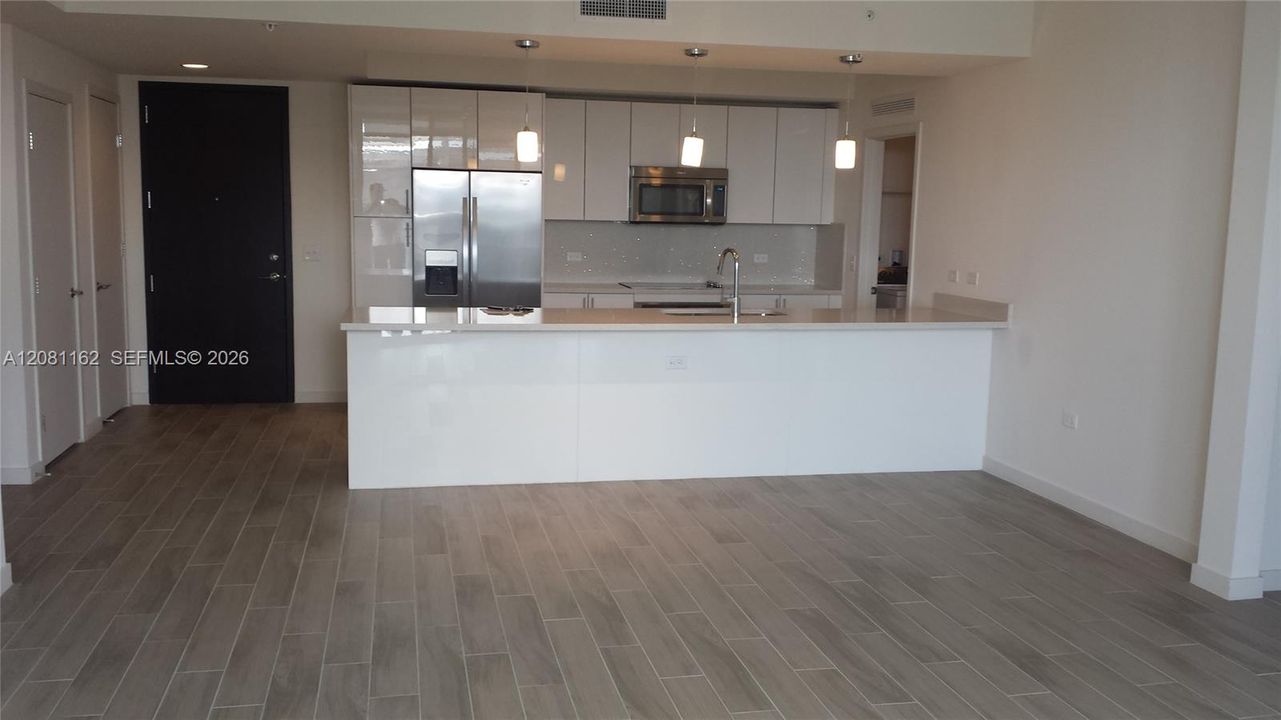 В аренду: $4,350 (2 спален, 2 ванн, 1390 Квадратных фут)