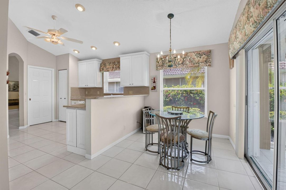 Eat-in kitchen