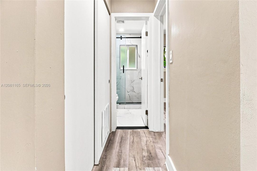 For Rent: $2,700 (2 beds, 2 baths, 950 Square Feet)