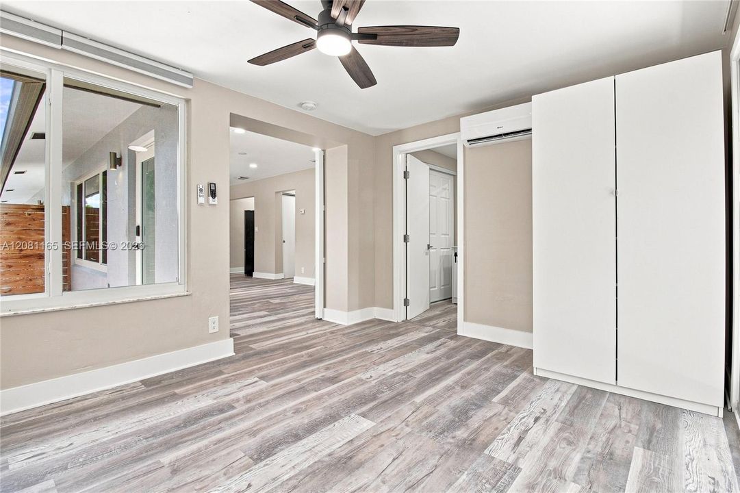 For Rent: $2,700 (2 beds, 2 baths, 950 Square Feet)
