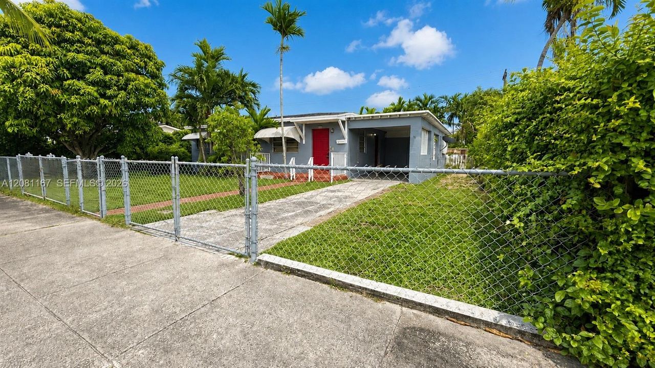 En Venta: $599,900 (3 camas, 2 baños, 1200 Pies cuadrados)