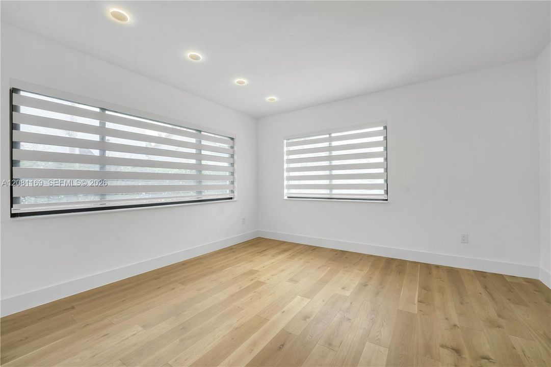 For Sale: $2,320,000 (3 beds, 3 baths, 1495 Square Feet)