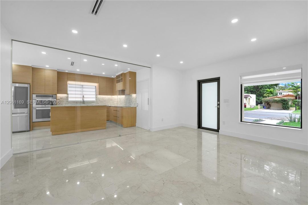 For Sale: $2,320,000 (3 beds, 3 baths, 1495 Square Feet)