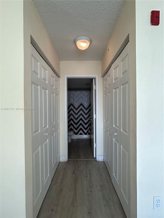 For Rent: $2,700 (2 beds, 2 baths, 994 Square Feet)