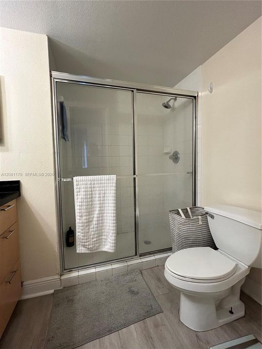 For Rent: $2,700 (2 beds, 2 baths, 994 Square Feet)