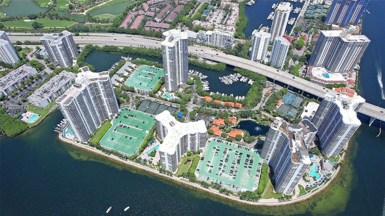 En Venta: $410,000 (2 camas, 2 baños, 1181 Pies cuadrados)