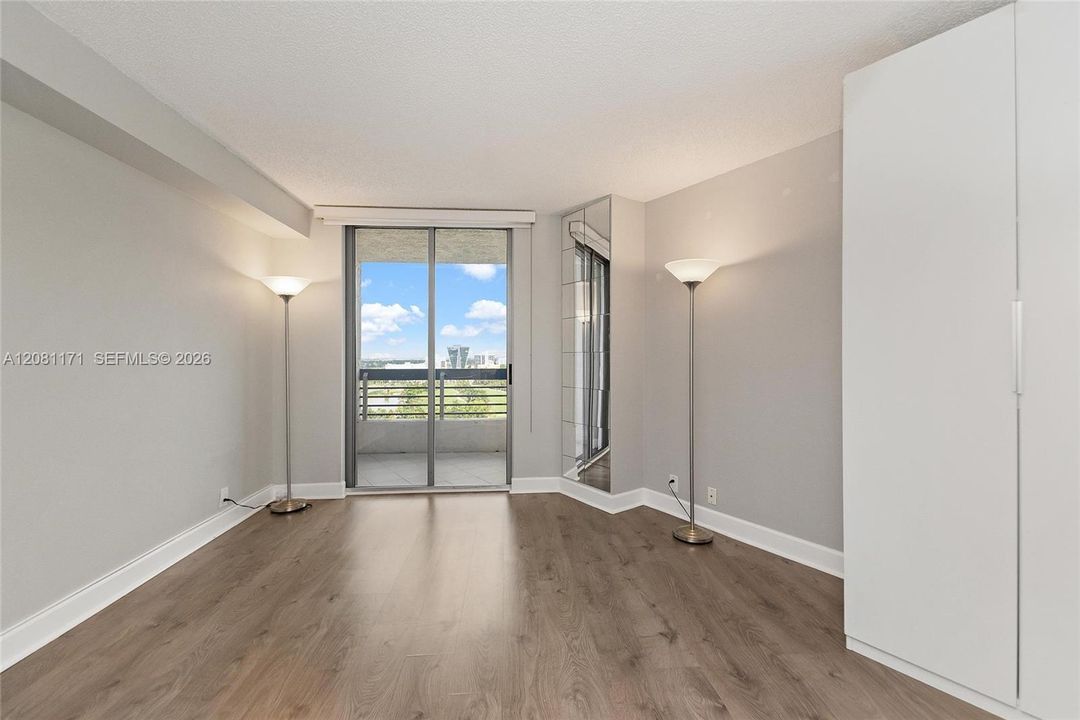 En Venta: $410,000 (2 camas, 2 baños, 1181 Pies cuadrados)