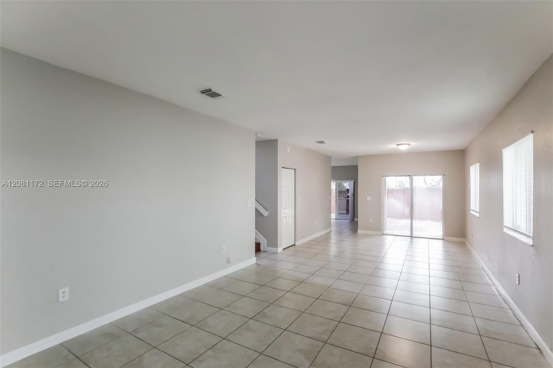 В аренду: $2,900 (5 спален, 3 ванн, 2170 Квадратных фут)