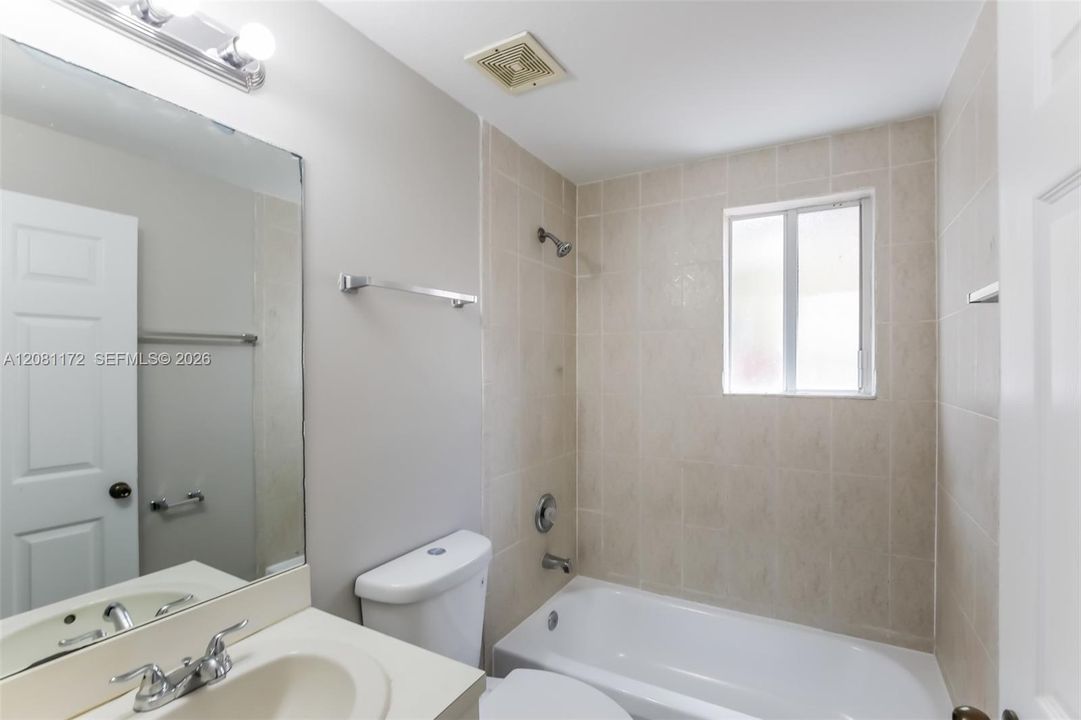 В аренду: $2,900 (5 спален, 3 ванн, 2170 Квадратных фут)