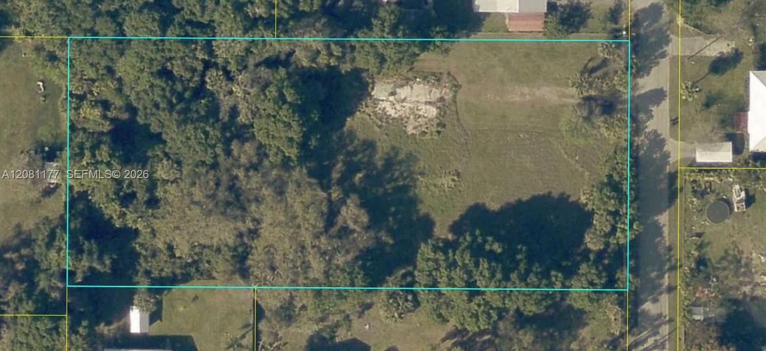 En Venta: $79,900 (1.07 acres)