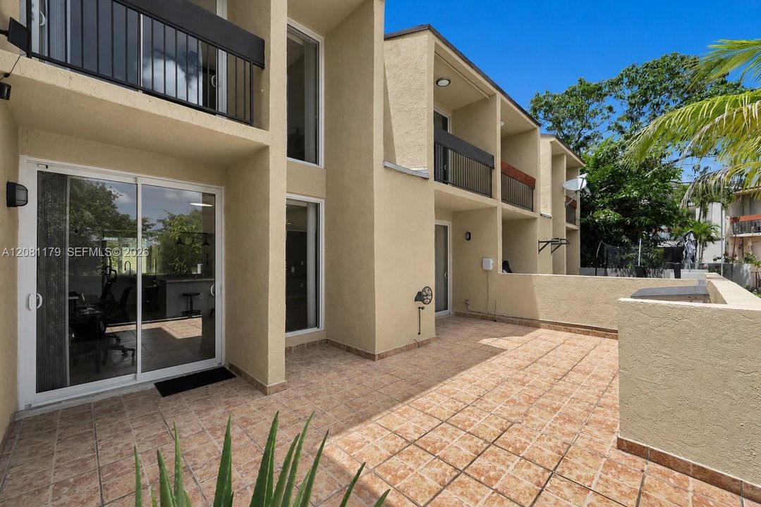 For Rent: $3,800 (4 beds, 3 baths, 1970 Square Feet)