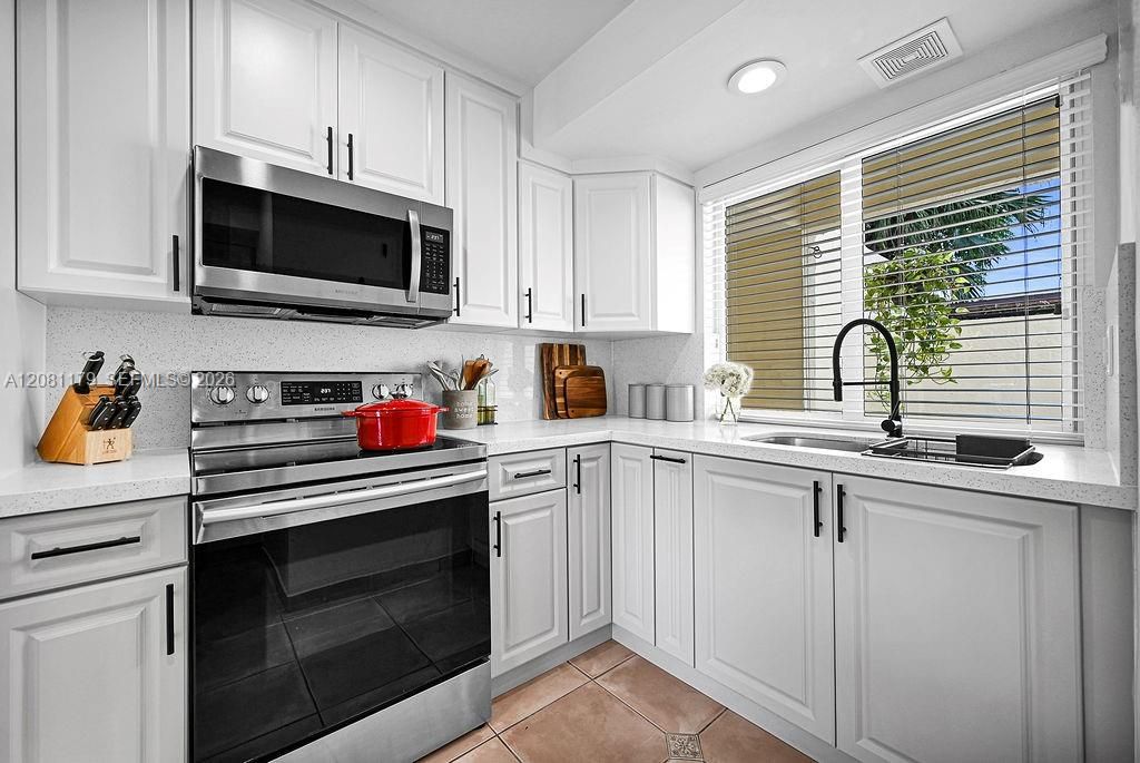 For Rent: $3,800 (4 beds, 3 baths, 1970 Square Feet)