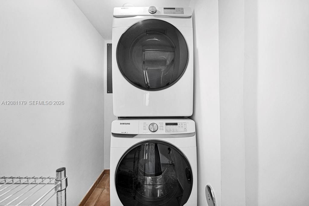 For Rent: $3,800 (4 beds, 3 baths, 1970 Square Feet)