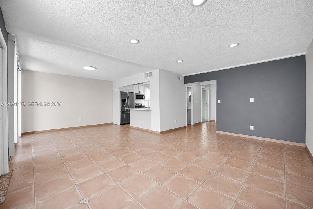 For Rent: $3,800 (4 beds, 3 baths, 1970 Square Feet)
